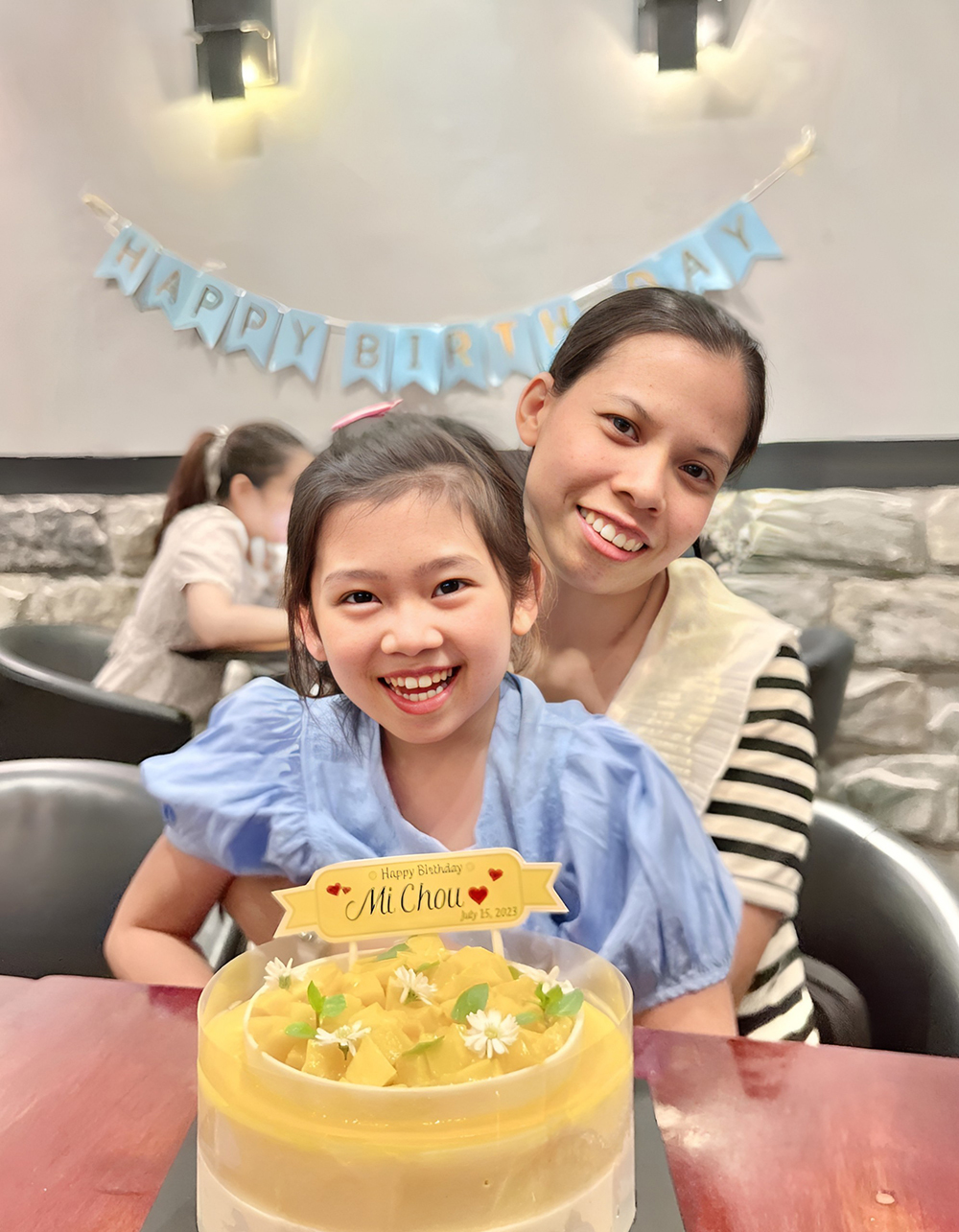 Cuộc sống của bé Lavie khi vắng bố mẹ